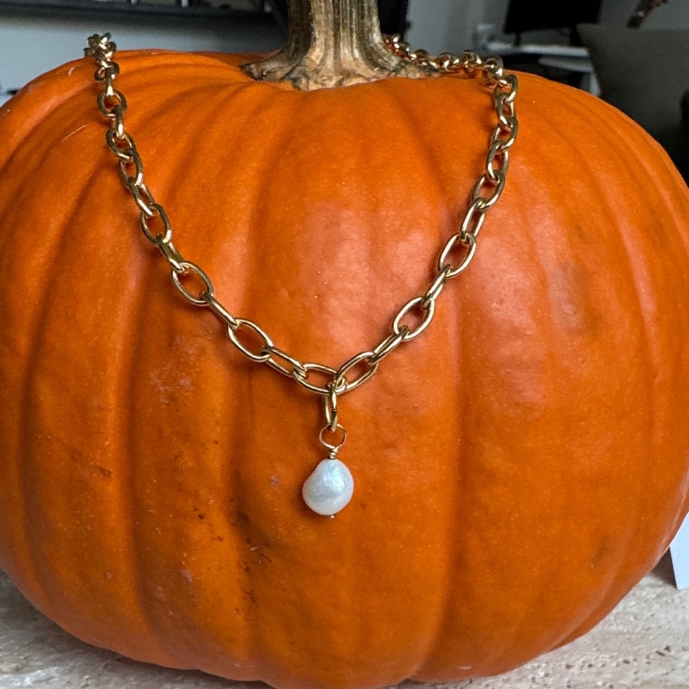 HART Chunky Chain Necklace with Charms - Pearl, Sun, Trust Key, Memento Mori